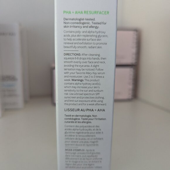 Mary Kay Clinical Solutions PHA+AHA Resurfacer - Picture 2 of 3